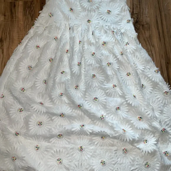 FARM Rio White 3D Maxi Skirt - Picture 2 of 3